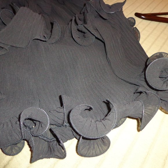 NWT Selfie Leslie Greta Tiered Ruffle Chiffon Long Sleeve Dress S Black - Picture 10 of 16